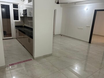 Room in 3 BHK Apartment at Rishita Manhattan, Gomti Nagar – for Rent