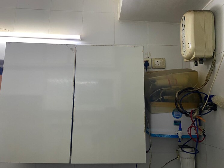 Bathroom, krishna-apra-residency 3 Bedroom 1440 Sq.Ft. Apartment In Sector 61 Noida 8921734