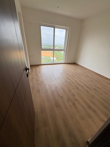 Room in 3 BHK Apartment at Confident Aquila, Sarjapur – for Rent