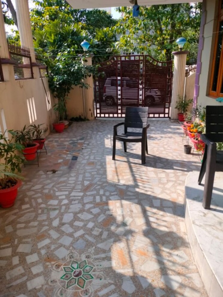  Parking, gomti nagar 4 Bedroom 1940 Sq.Ft. Independent House In Gomti Nagar Lucknow 8921660