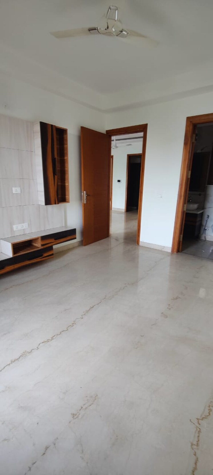 Room, sector 47 3 Bedroom 2400 Sq.Ft. Builder Floor In Sector 47 Gurgaon 8921742