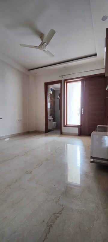 Room in 3 BHK Builder Floor at Sector 47 – for Rent