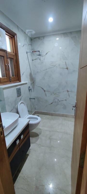 Bathroom in 3 BHK Builder Floor at Sector 47 – for Rent