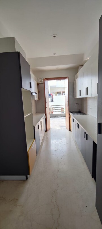 Building Lobby in 3 BHK Builder Floor at Sector 47 – for Rent
