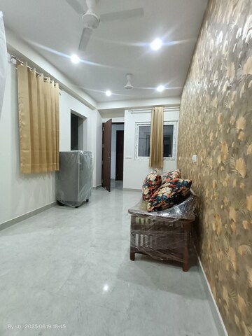 Living Room in 2 BHK Builder Floor at Sector 23 – for Rent