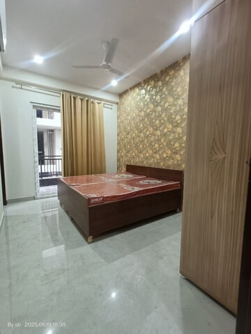 Living Room in 2 BHK Builder Floor at Sector 23 – for Rent