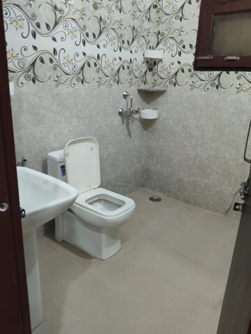 Bathroom in 2.5 BHK Builder Floor at Sector 56 – for Rent