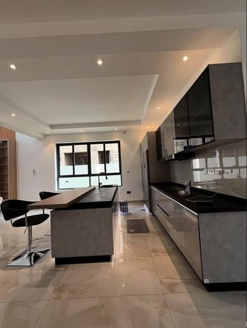 Kitchen in 3 BHK Builder Floor at Sector 33 – for Sale