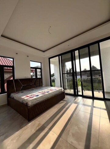 Bedroom in 3 BHK Builder Floor at Sector 33 – for Sale