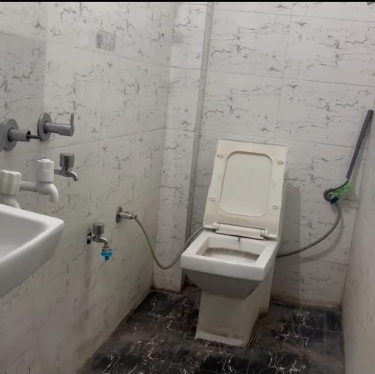 Bathroom, delta i greater noida 1 Bedroom 60 Sq.Mt. Builder Floor In Delta I Greater Noida Greater Noida 8921839