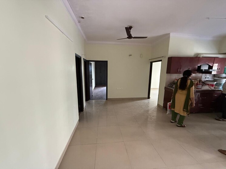 Room, sector 77 3.5 Bedroom 1710 Sq.Ft. Apartment In Sector 77 Noida 8921837