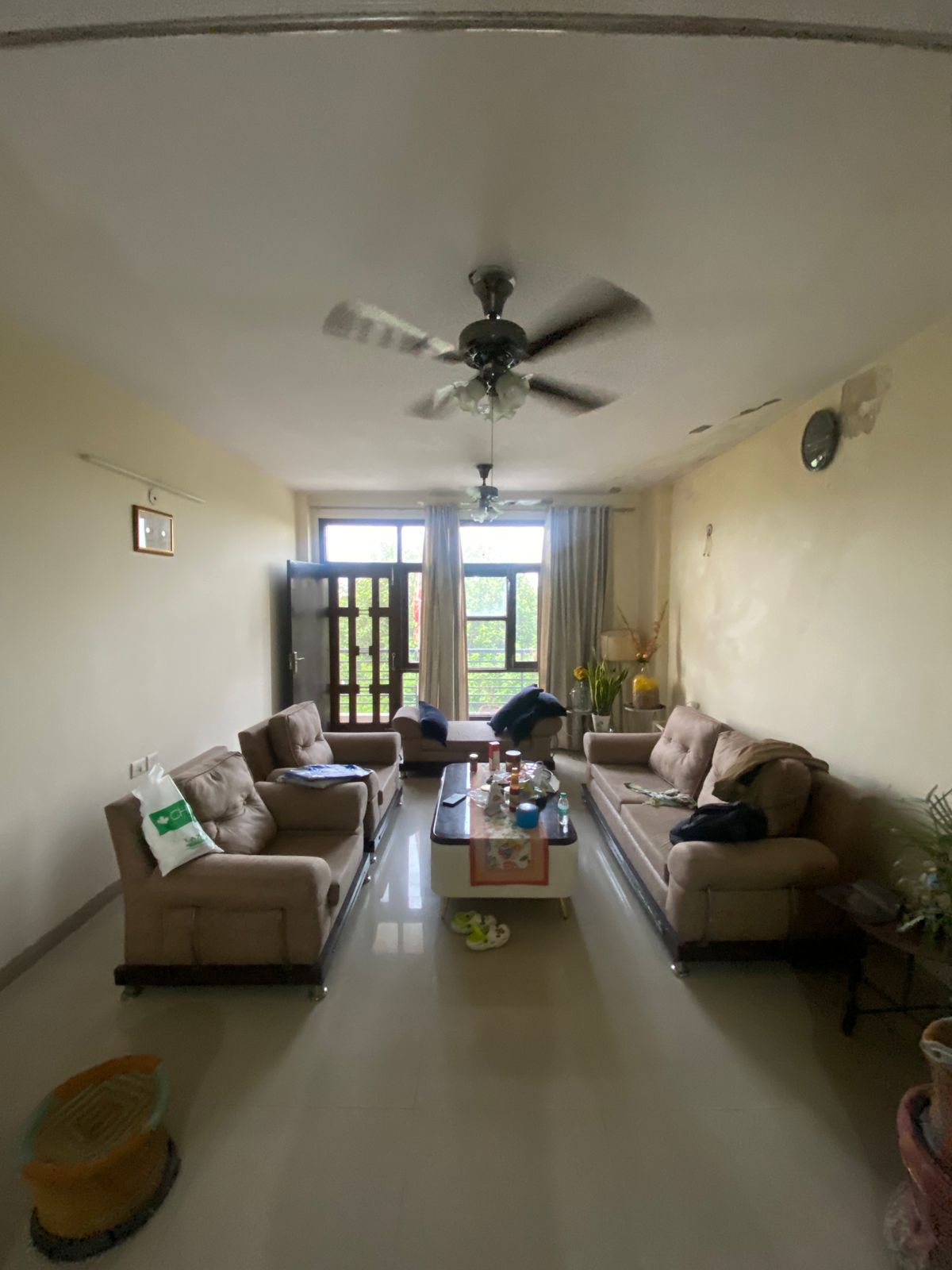 3.5 BHK + Servant Room Apartment For Rent in Wave City