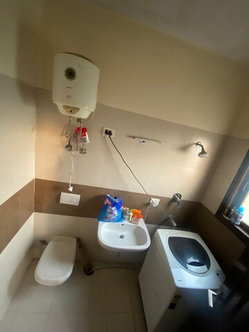 Master Bedroom in 3.5 BHK Apartment at Wave City, Wave City – for Rent