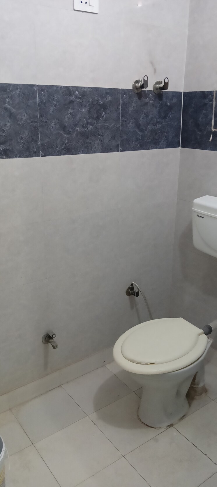 Bathroom, shatabdi-vihar 2 Bedroom 950 Sq.Ft. Apartment In Sector 52 Noida 8921866