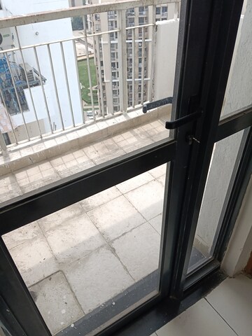 Balcony in 3.5 BHK Apartment at Unitech Uniworld Gardens, Sector 47 – for Rent