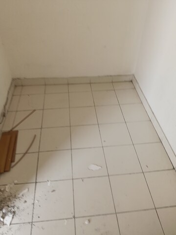 Bathroom in 3.5 BHK Apartment at Unitech Uniworld Gardens, Sector 47 – for Rent