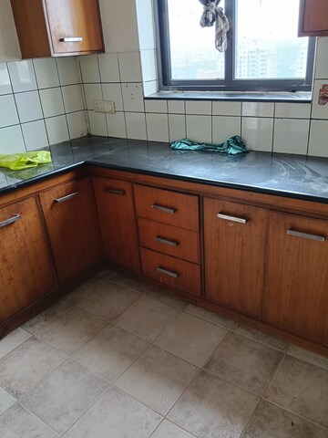Kitchen in 3.5 BHK Apartment at Unitech Uniworld Gardens, Sector 47 – for Rent