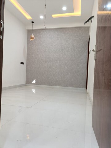 Room in 2 BHK Independent House at Nipania – for Sale
