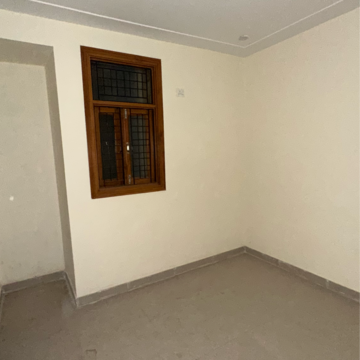Room in 3 BHK Apartment at Bindal Enclave, Phi Iv Greater Noida – for Sale