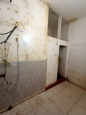   Shop at Vashi Railway Station Commercial Complex, Vashi Sector 30a – for Rent