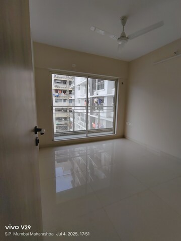 Room in 2 BHK Apartment at Sugee Atharva, Prabhadevi – for Rent