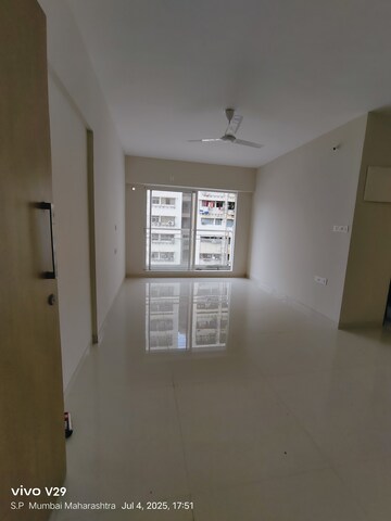 Room in 2 BHK Apartment at Sugee Atharva, Prabhadevi – for Rent