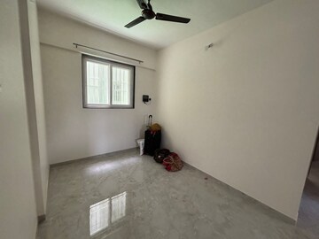 Room in 3 BHK Apartment at Kalpataru Aurum, Baner – for Rent