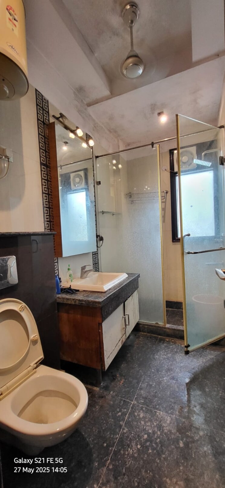 Bathroom, panchsheel enclave 3 Bedroom 265 Sq.Yd. Builder Floor In Panchsheel Enclave Delhi 8922004