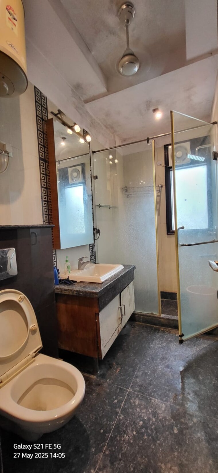 Bathroom, panchsheel enclave 3 Bedroom 265 Sq.Yd. Builder Floor In Panchsheel Enclave Delhi 8922004