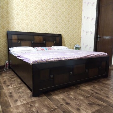 Bedroom in 3 BHK Builder Floor at R R AAR AAR Homes, Sector 42 – for Rent