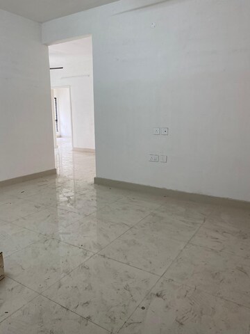 Room in 3 BHK Apartment at DTC Southern Heights, Joka – for Rent