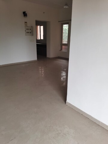 Room in 3 BHK Apartment at Spr Imperial Estate, Sector 82 – for Rent