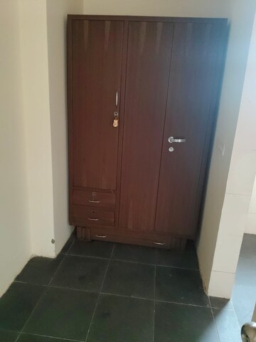 Furnished Amenities in 3 BHK Apartment at Spr Imperial Estate, Sector 82 – for Rent