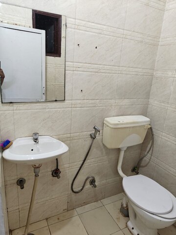 1 RK Builder Floor For Rent in Neb Sarai