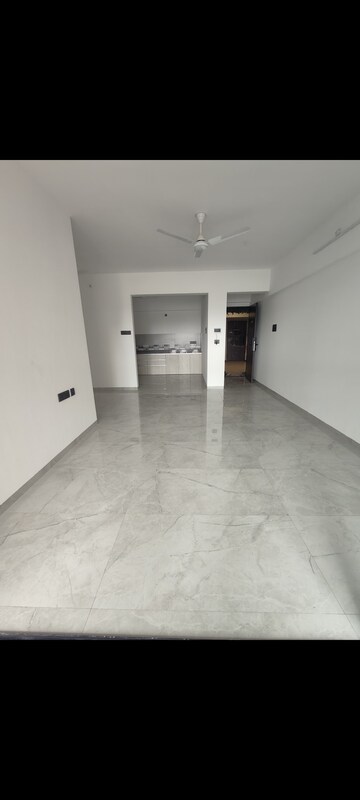 Room in 2 BHK Apartment at Unique Youtopia, Kharadi – for Rent
