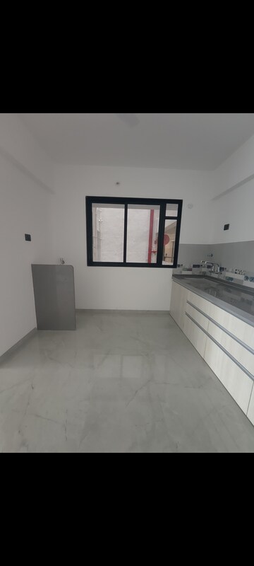 Room in 2 BHK Apartment at Unique Youtopia, Kharadi – for Rent