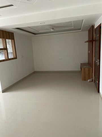 Room in 2 BHK Apartment at Siddhi The Aristo, Shiprapath – for Rent