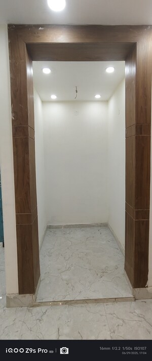 Room in 3 BHK Builder Floor at YK Homes, Green Fields Colony – for Sale