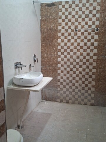 Bathroom in 3.5 BHK Independent House at Sector 44 – for Rent