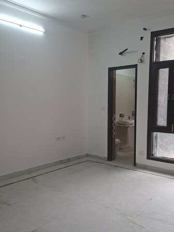 Furnished Amenities in 3.5 BHK Independent House at Sector 44 – for Rent