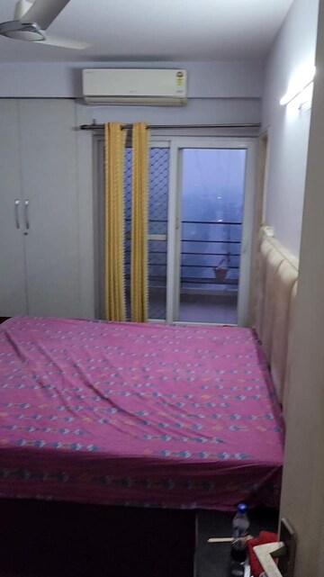 Bedroom in 2.5 BHK Apartment at Jm Orchid, Sector 76 – for Rent