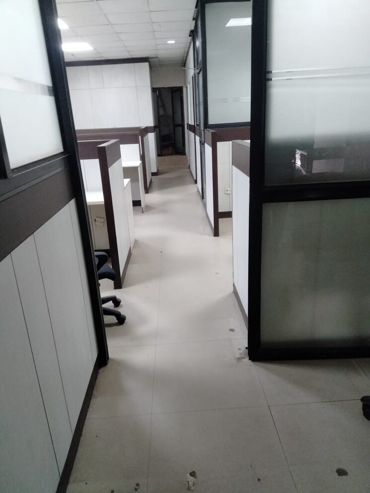 Room, sector 3 Commercial Office Space 1200 Sq.Ft. In Sector 3 Noida 8922189