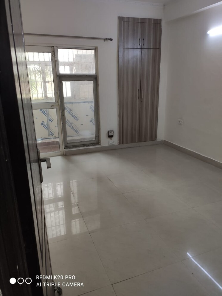 Room, aims-golf-city 3 Bedroom 1350 Sq.Ft. Apartment In Sector 75 Noida 8922210