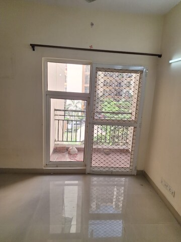 Room in 3 BHK Apartment at Aims Golf City, Sector 75 – for Rent