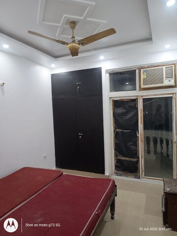 Furnished Amenities in 2 BHK Apartment at Amrapali Silicon City, Sector 76 – for Rent