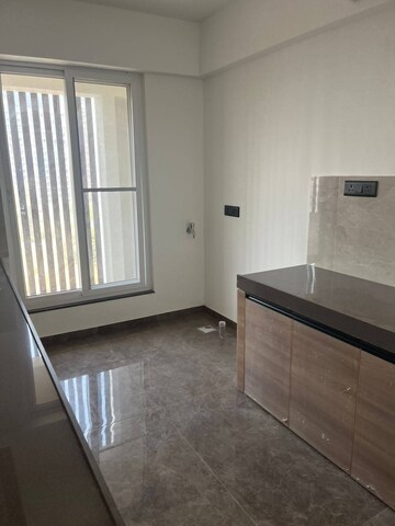 Room in 3 BHK Apartment at Shroff Aureta, Koregaon Park Annexe – for Rent