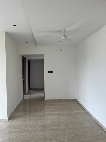 Room in 3 BHK Apartment at Shroff Aureta, Koregaon Park Annexe – for Rent