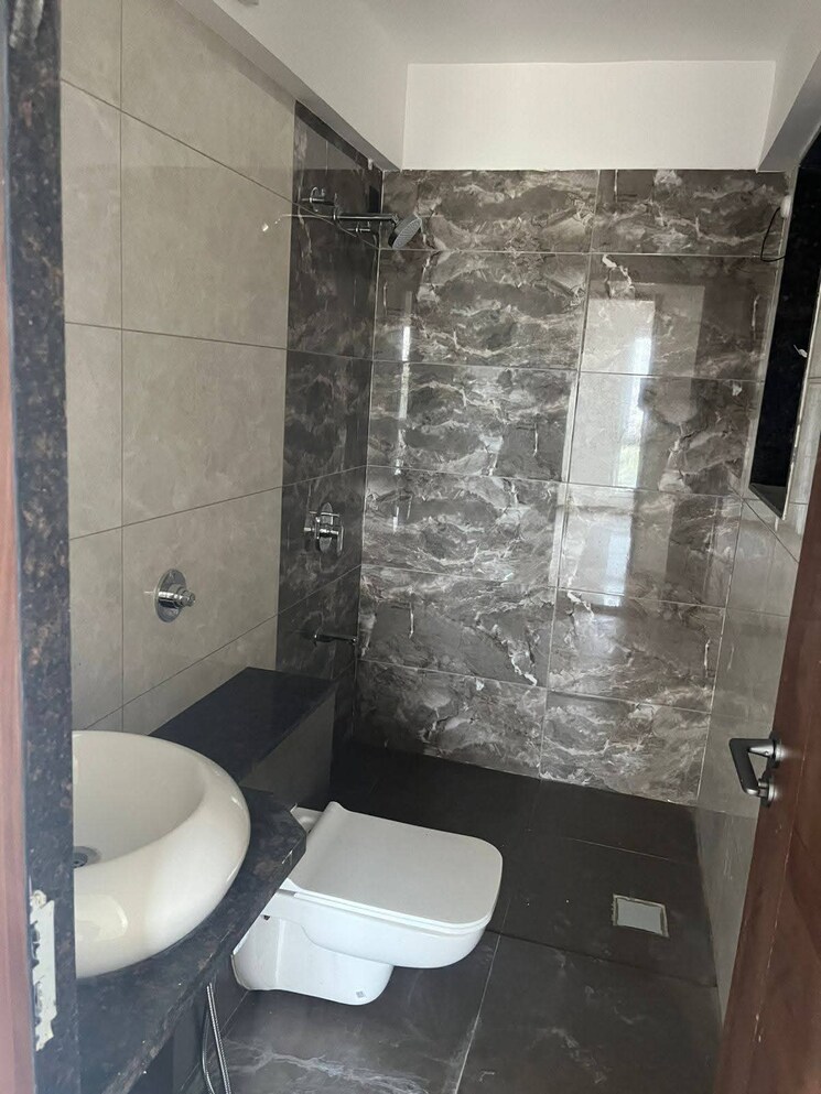 Bathroom, shroff-aureta 3 Bedroom 1011 Sq.Ft. Apartment In Koregaon Park Annexe Pune 8922230