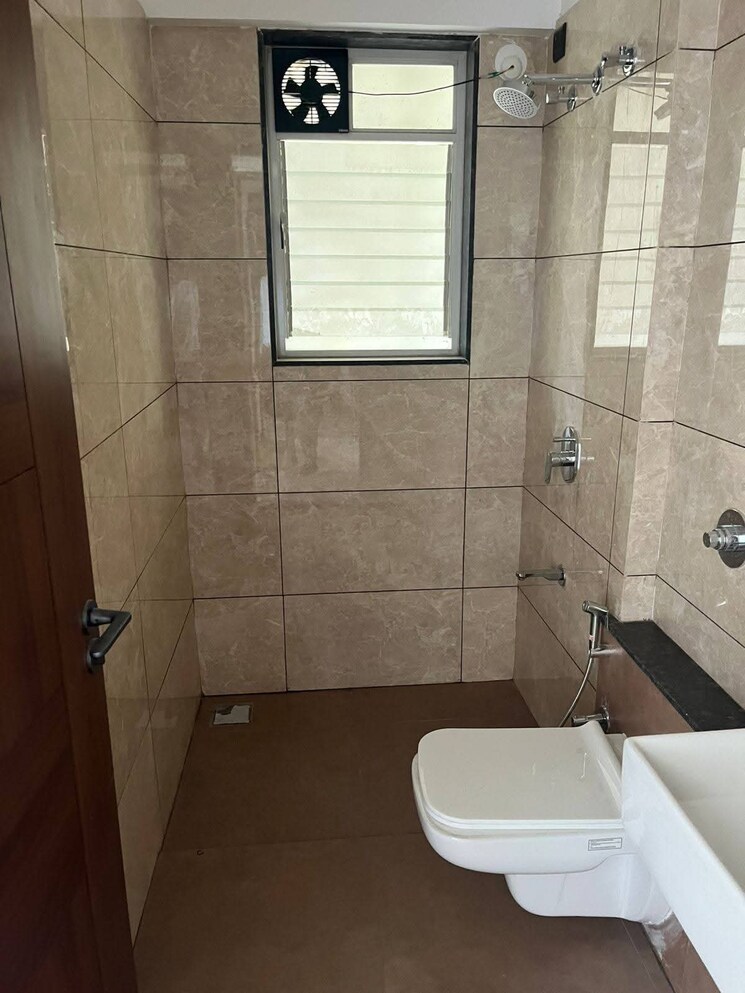 Bathroom, shroff-aureta 3 Bedroom 1011 Sq.Ft. Apartment In Koregaon Park Annexe Pune 8922230
