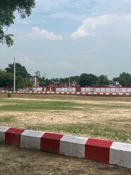 Plot For Sale in Banthra Sikander Pur